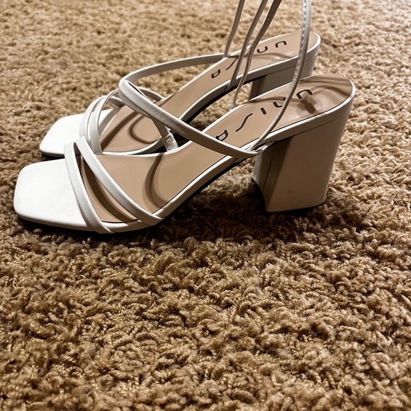 Tie around heels - Picture 3 of 3